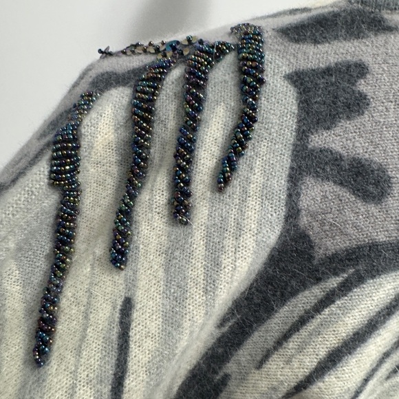 Vintage Magnolia Abstract Purple and Gray Sweater - Picture 12 of 14